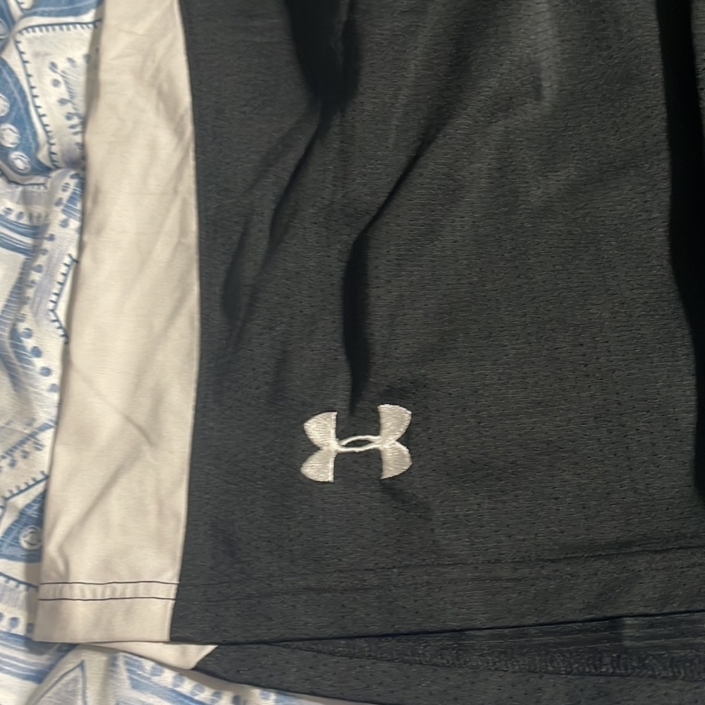 Men’s long Under Armour shorts L - Picture 3 of 4